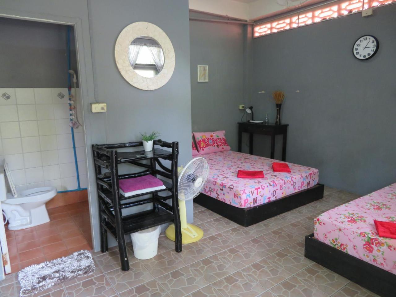 Same Same Guesthouse, Bar & Restaurant (Adults Only) Haad Rin Exterior foto