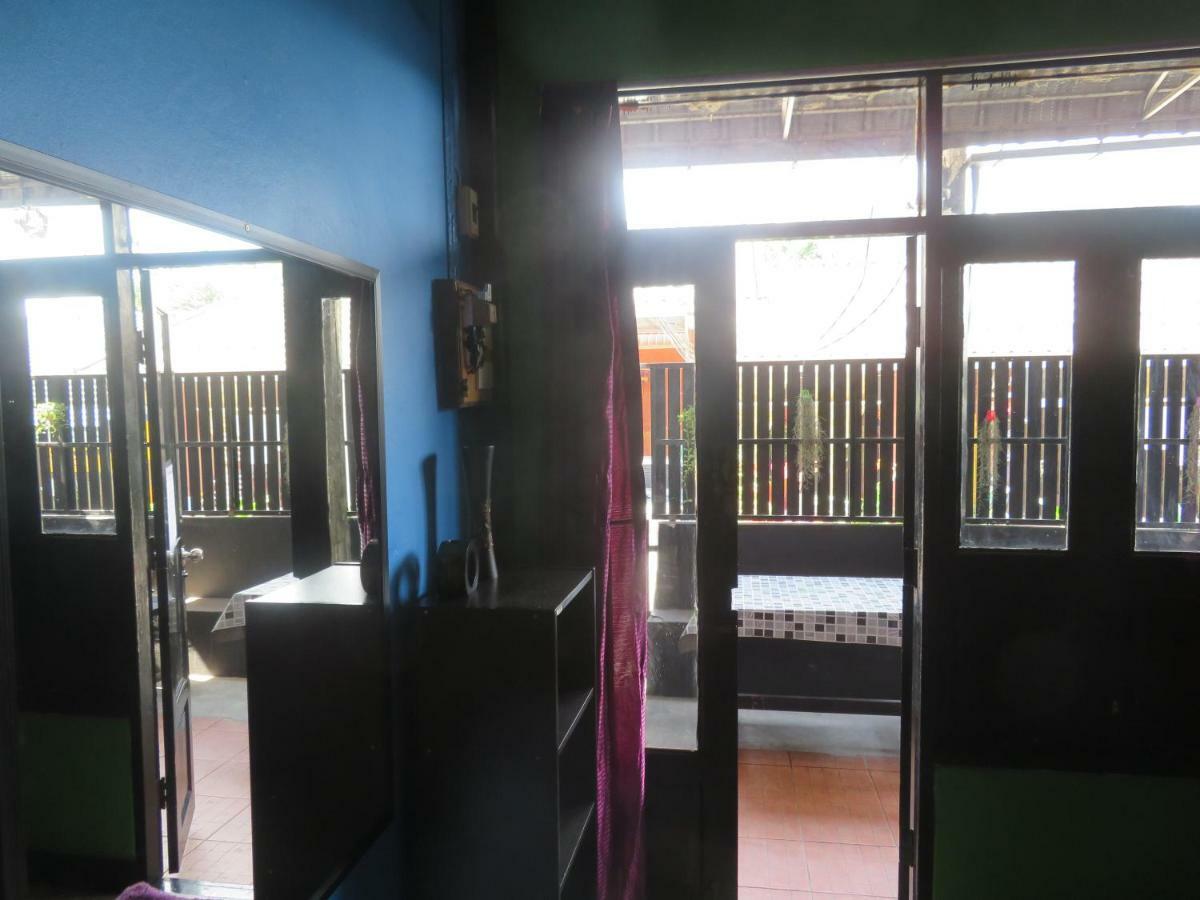 Same Same Guesthouse, Bar & Restaurant (Adults Only) Haad Rin Exterior foto