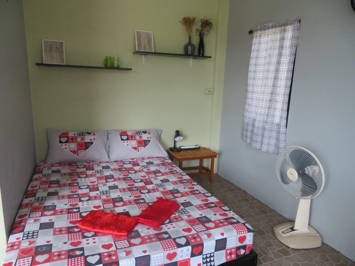 Same Same Guesthouse, Bar & Restaurant (Adults Only) Haad Rin Exterior foto