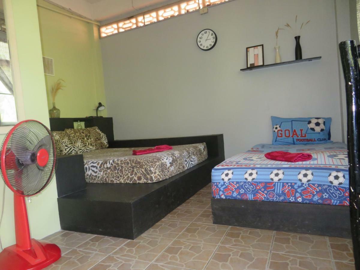 Same Same Guesthouse, Bar & Restaurant (Adults Only) Haad Rin Exterior foto
