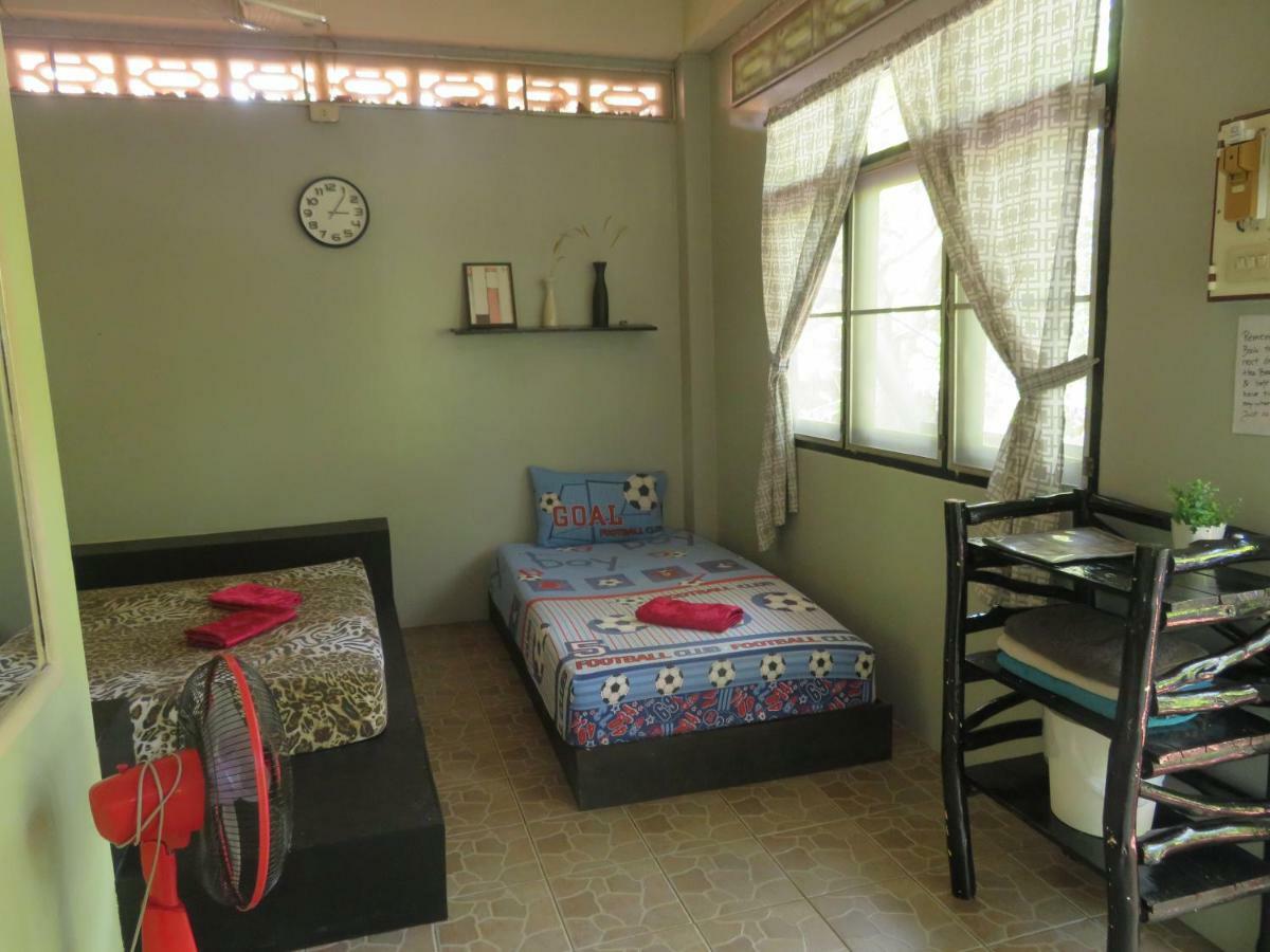 Same Same Guesthouse, Bar & Restaurant (Adults Only) Haad Rin Exterior foto