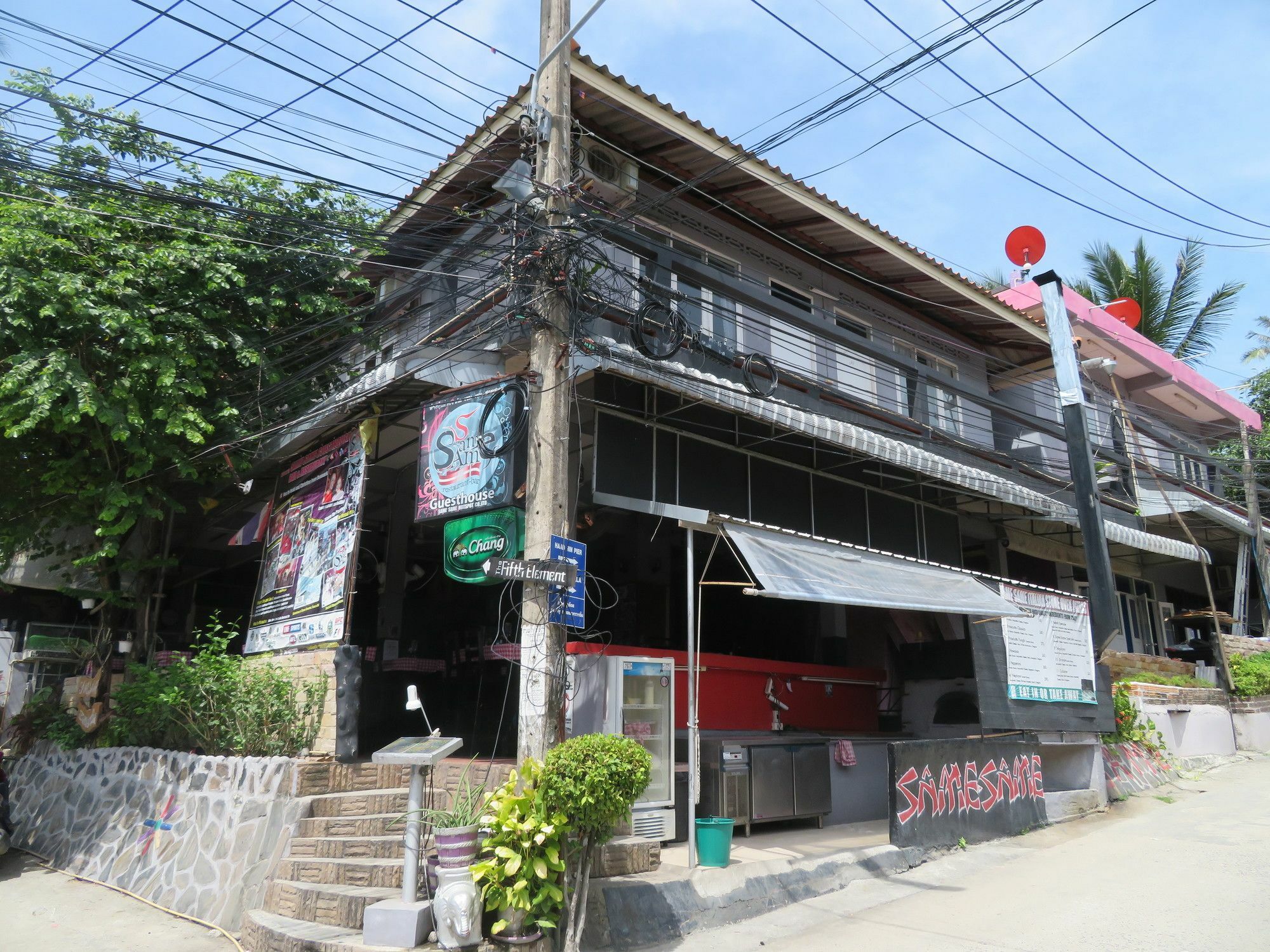 Same Same Guesthouse, Bar & Restaurant (Adults Only) Haad Rin Exterior foto